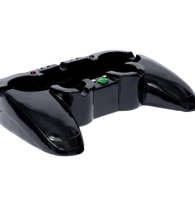 Black Game Remote Shape Ashtray - Image 2