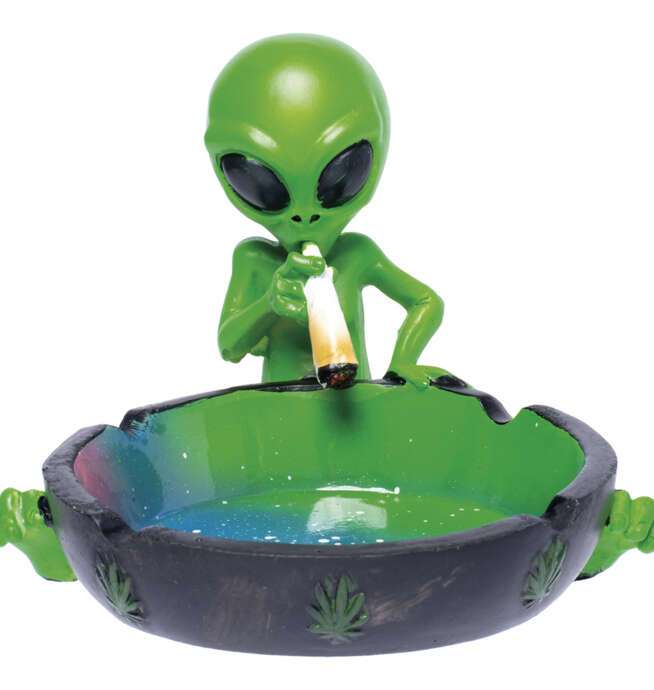 Green Alien Polystone Ashtray - Image 3