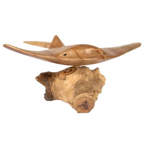 STINGRAY ON DRIFTWOOD